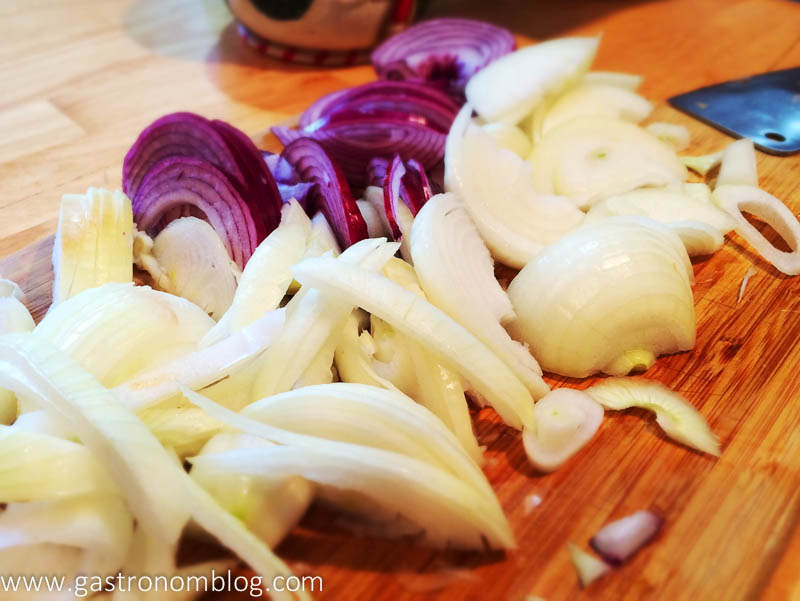 Bacon Jam - Cut onions into slices